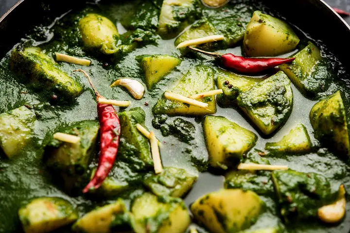 Parisian Foodies Are Falling for Chole & Saag Aloo The Best Vegetarian Indian Dishes You Can Try Today img (3)